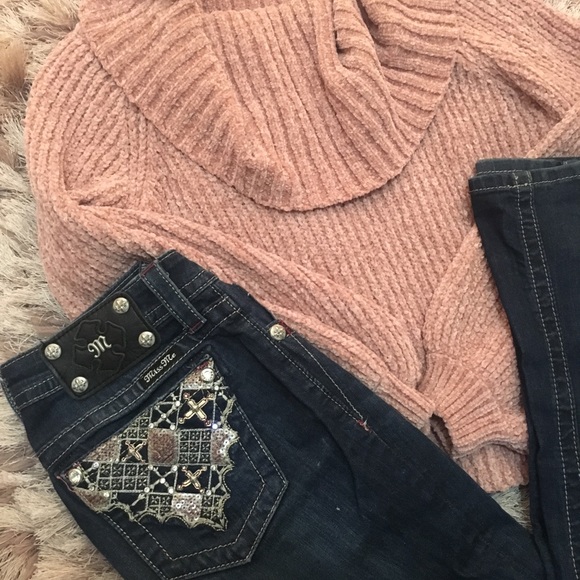 Sweater - Picture 3 of 5